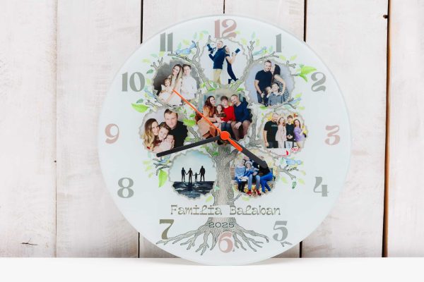 Ceas cadou de familie, personalizat cu 8 poze și nume - imagine 3