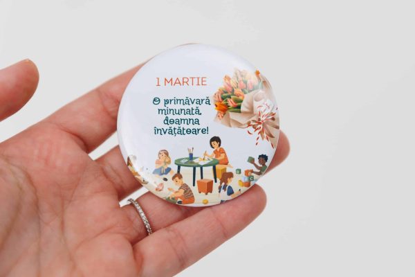 Insignă metalică personalizată pentru învățătoare - 1 Martie - imagine 4