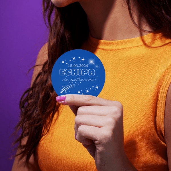 Insignă metalică personalizată cu dată - Echipa de petrecere - imagine 5